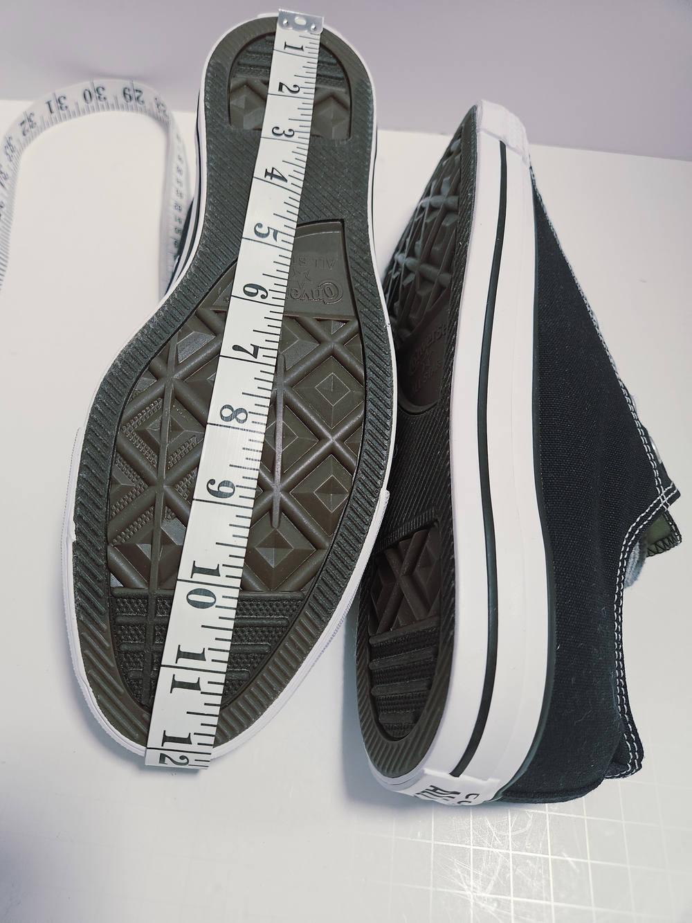 Converse Chuck Taylor All Star Low Top Black White Men's 10.5 / Women's 12.5 - Picture 8 of 10